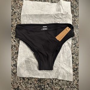 Skims Fits Everybody Cheeky Brief